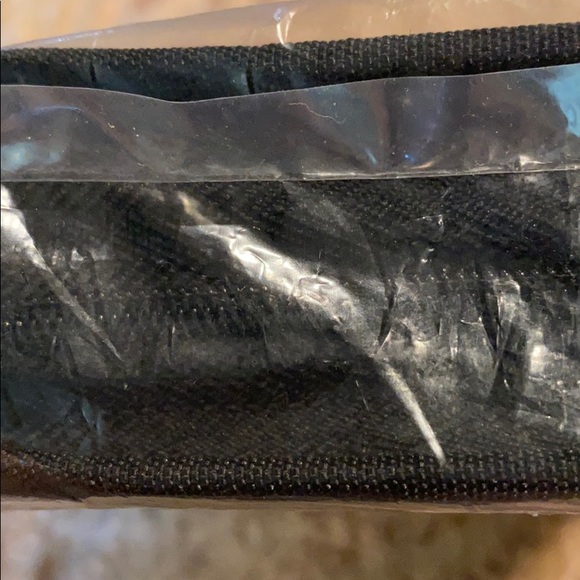 ~Greg Gift Company~ Black Bible Cover - Picture 8 of 9